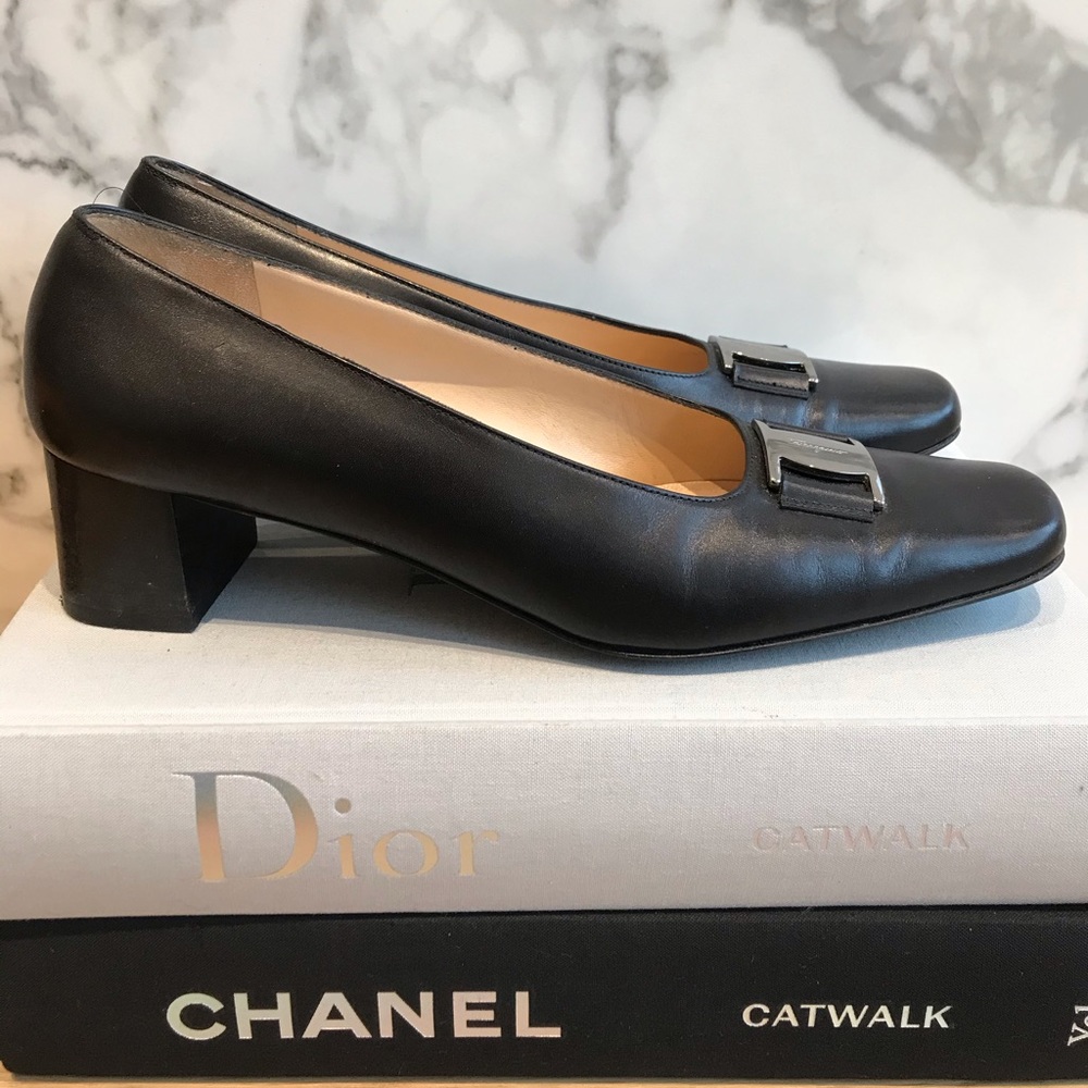 Vintage Ferragamo heels 🔥🖤